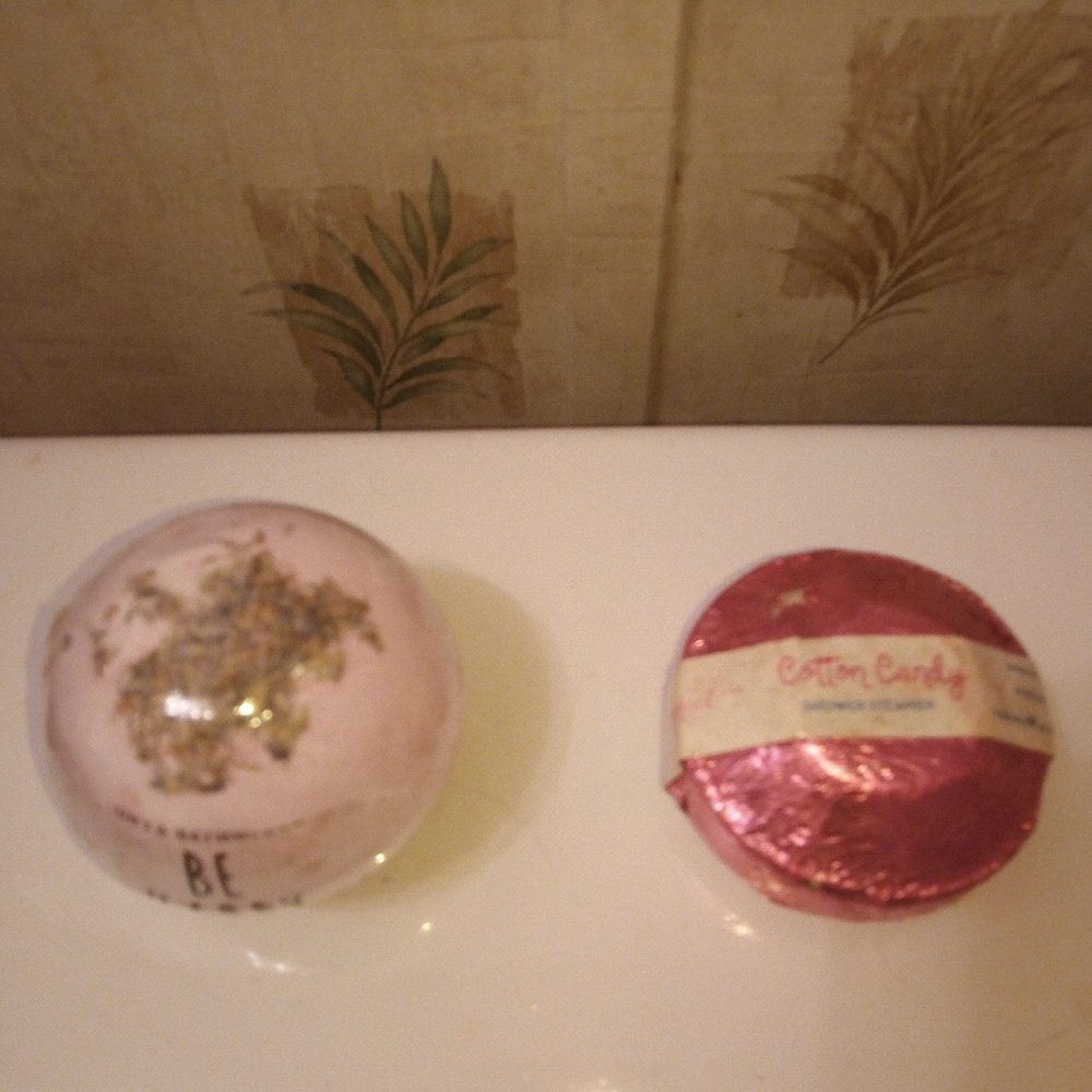 Bath bombs - Picture 2 of 2